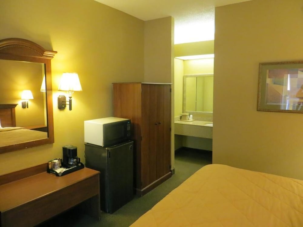 fairview inn and suites