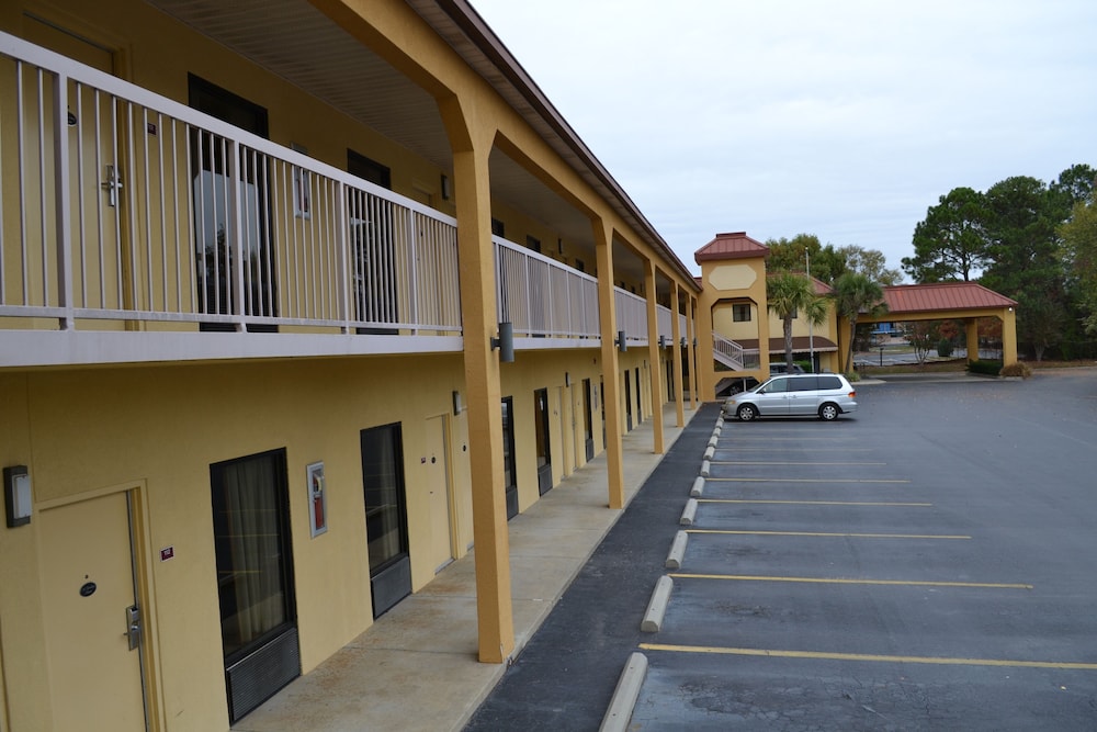 fairview inn and suites