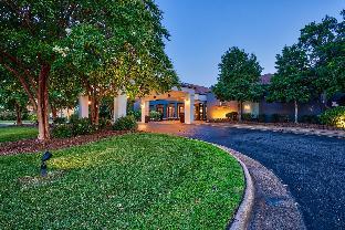 courtyard by marriott hampton