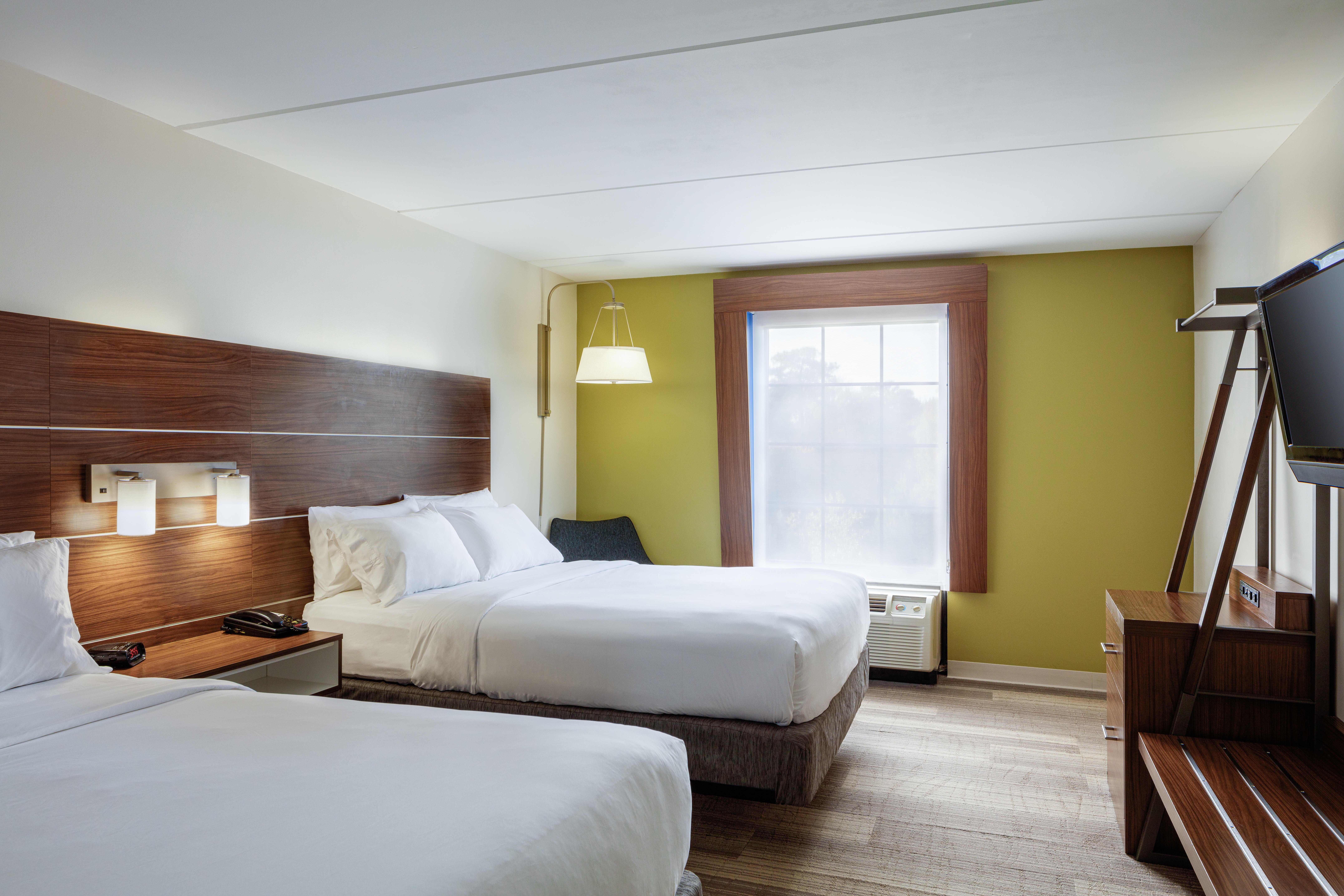holiday inn express and suites newport news by ihg