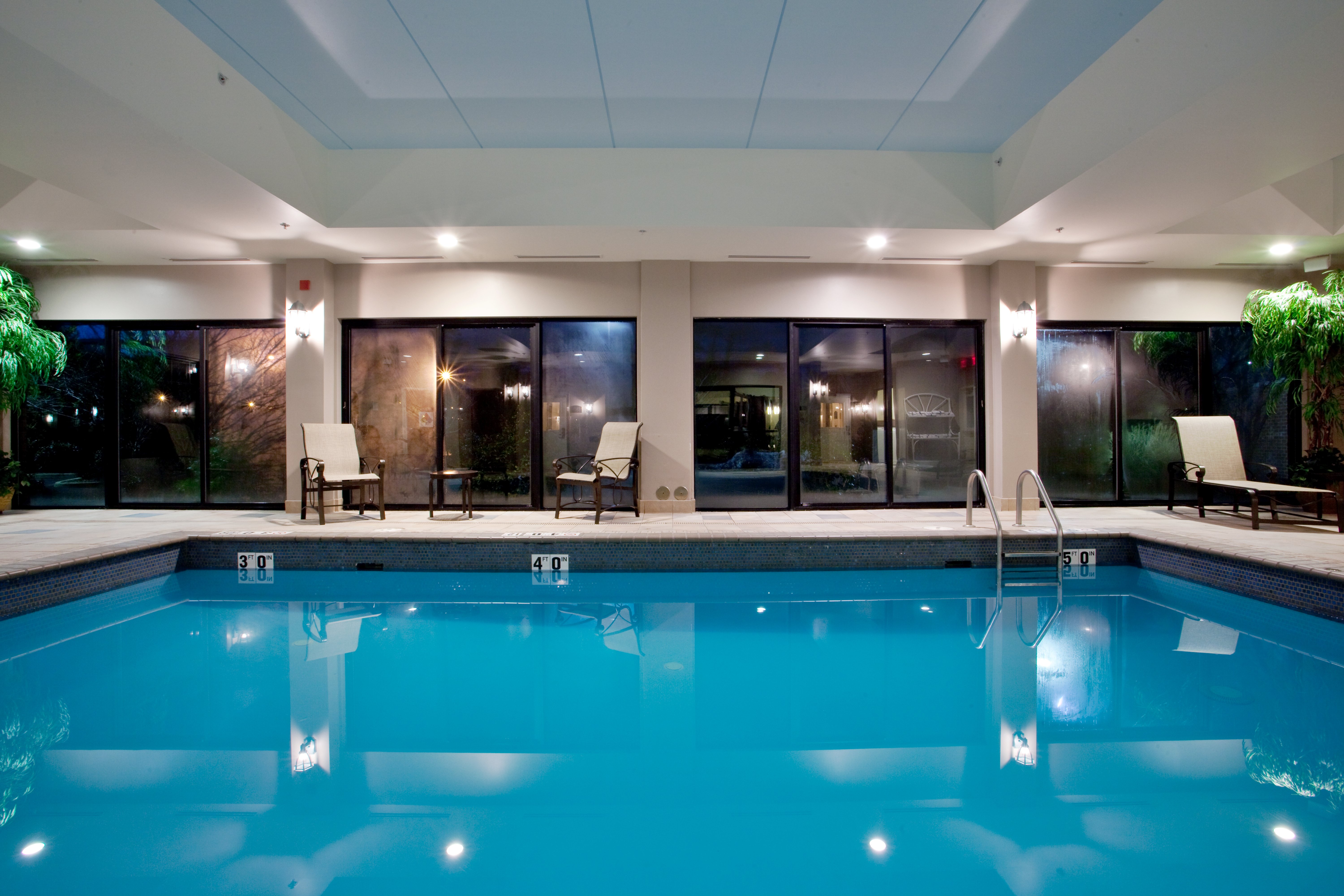 holiday inn express and suites newport news by ihg