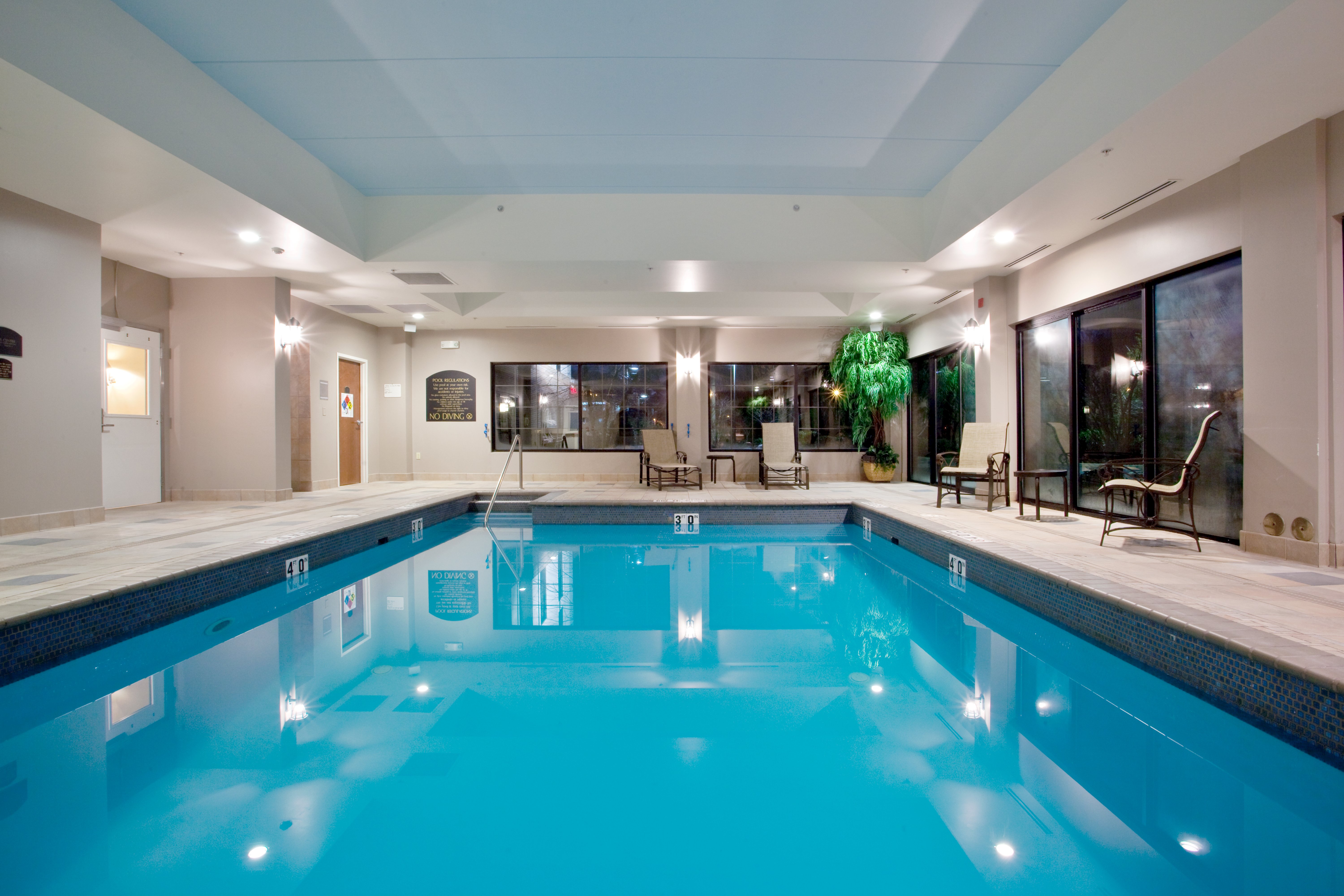 holiday inn express and suites newport news by ihg