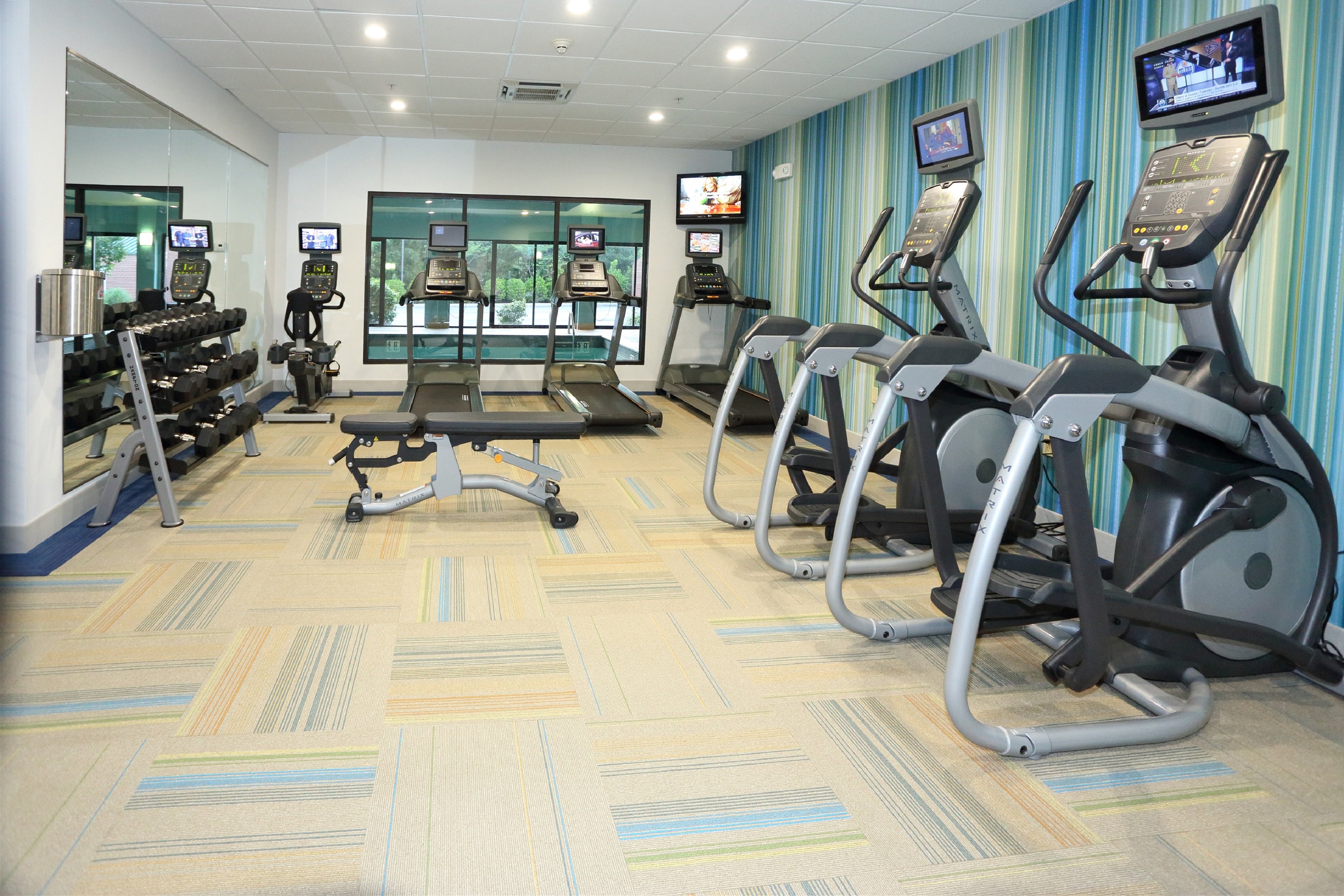 holiday inn express and suites newport news by ihg