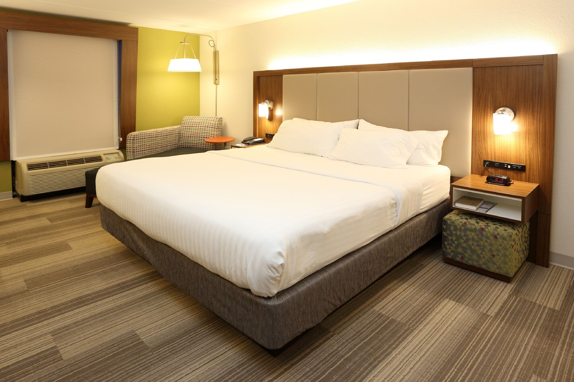 holiday inn express and suites newport news by ihg