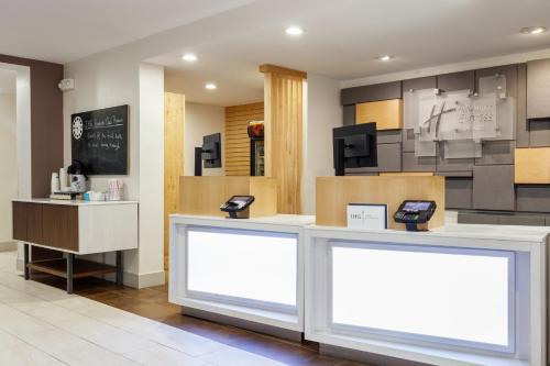 holiday inn express and suites newport news by ihg