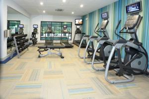 holiday inn express and suites newport news by ihg