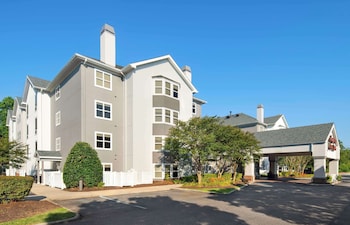 hampton inn and suites newport news oyster point