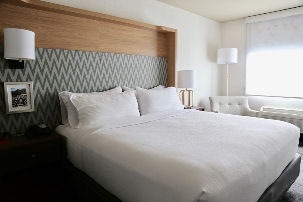 holiday inn salem i 93 at exit 2 by ihg