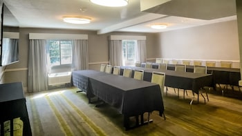 holiday inn salem i 93 at exit 2 by ihg