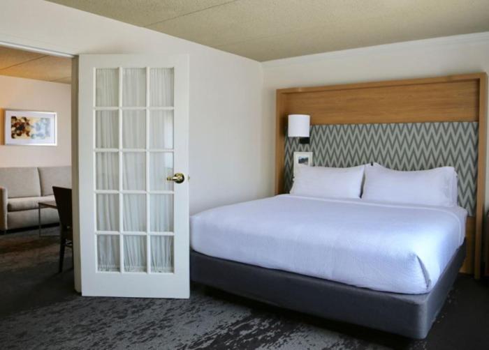 holiday inn salem i 93 at exit 2 by ihg