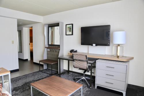 holiday inn salem i 93 at exit 2 by ihg