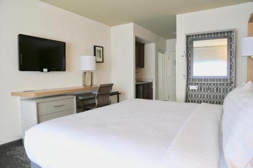 holiday inn salem i 93 at exit 2 by ihg