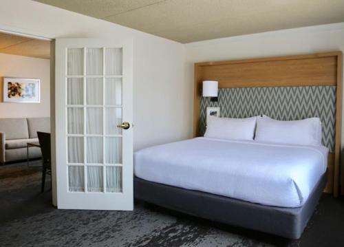holiday inn salem i 93 at exit 2 by ihg