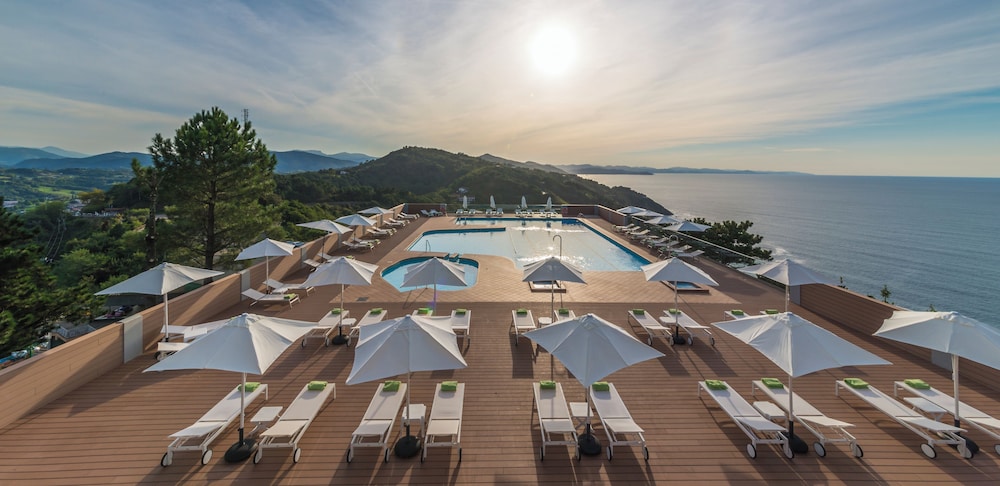 mercure san sebastian monte igueldo