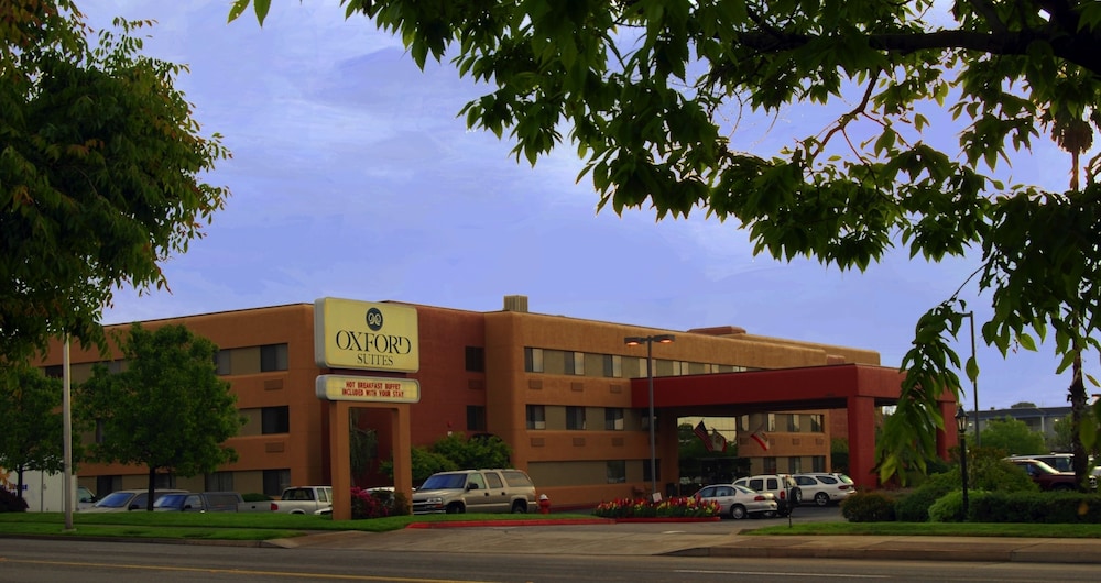 Oxford Suites Redding,Shasta>>Redding,3 star