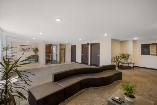 hotel 28 boise airport ascend hotel collection
