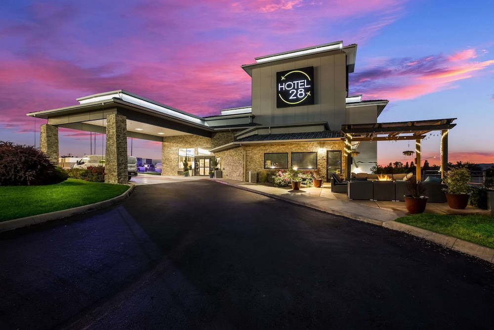hotel 28 boise airport ascend hotel collection