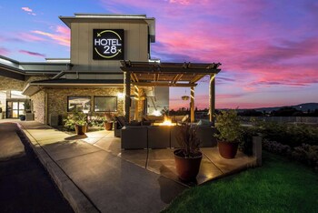 hotel 28 boise airport ascend hotel collection