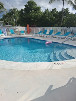 Treasure Harbor,200 Treasure Harbor Dr,2 star