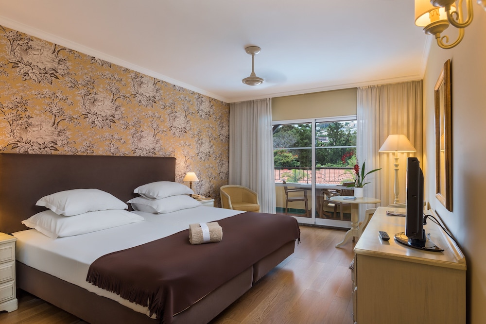 pestana village garden hotel