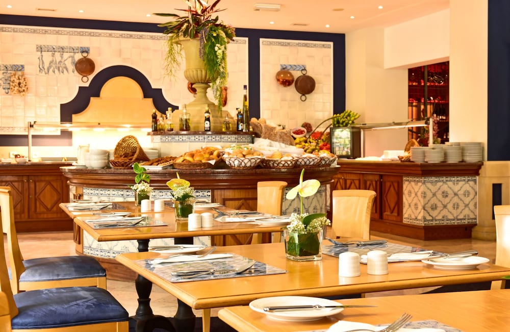 pestana village garden hotel