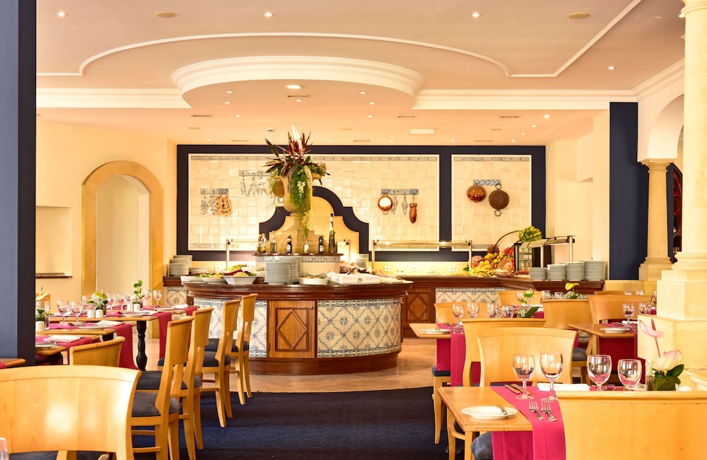 pestana village garden hotel
