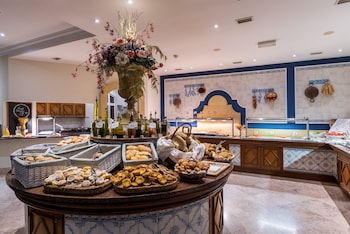 pestana village garden hotel