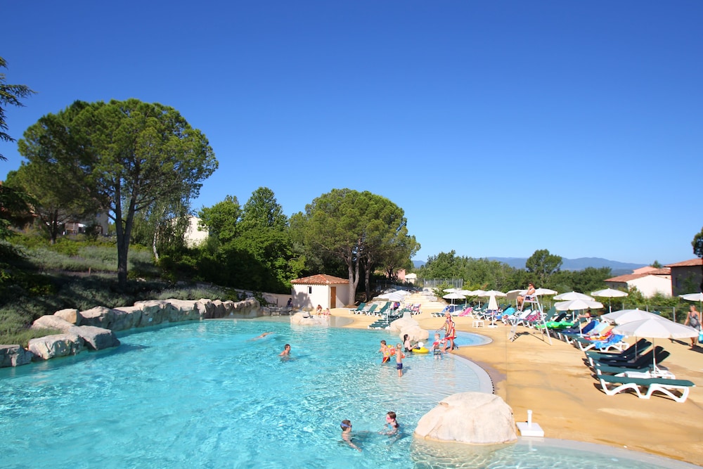 village le rouret pierre and vacances