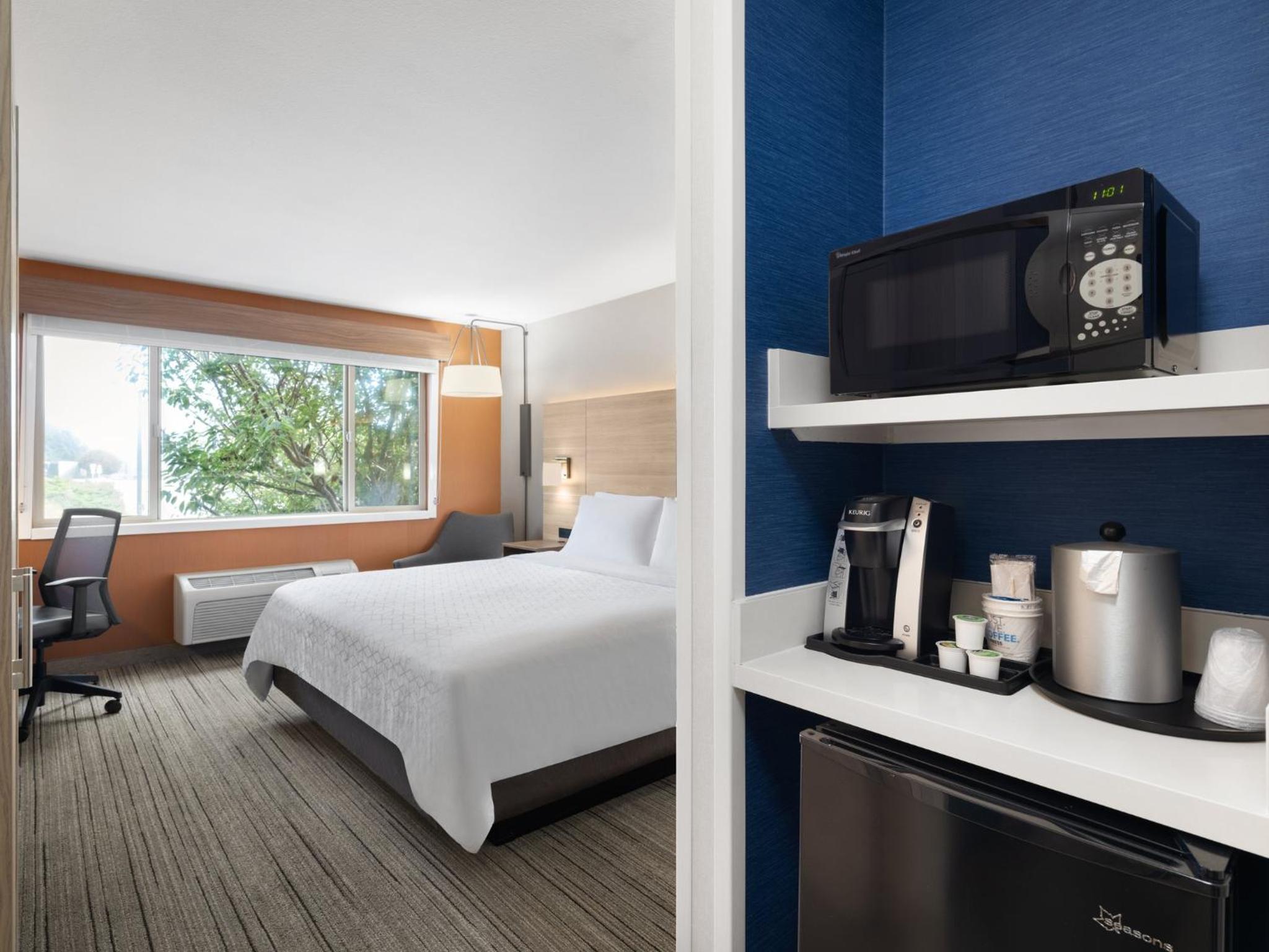 holiday inn express ft bragg by ihg