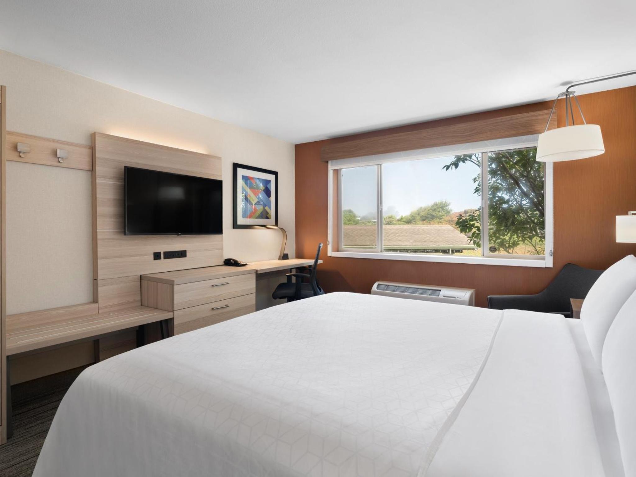 holiday inn express ft bragg by ihg