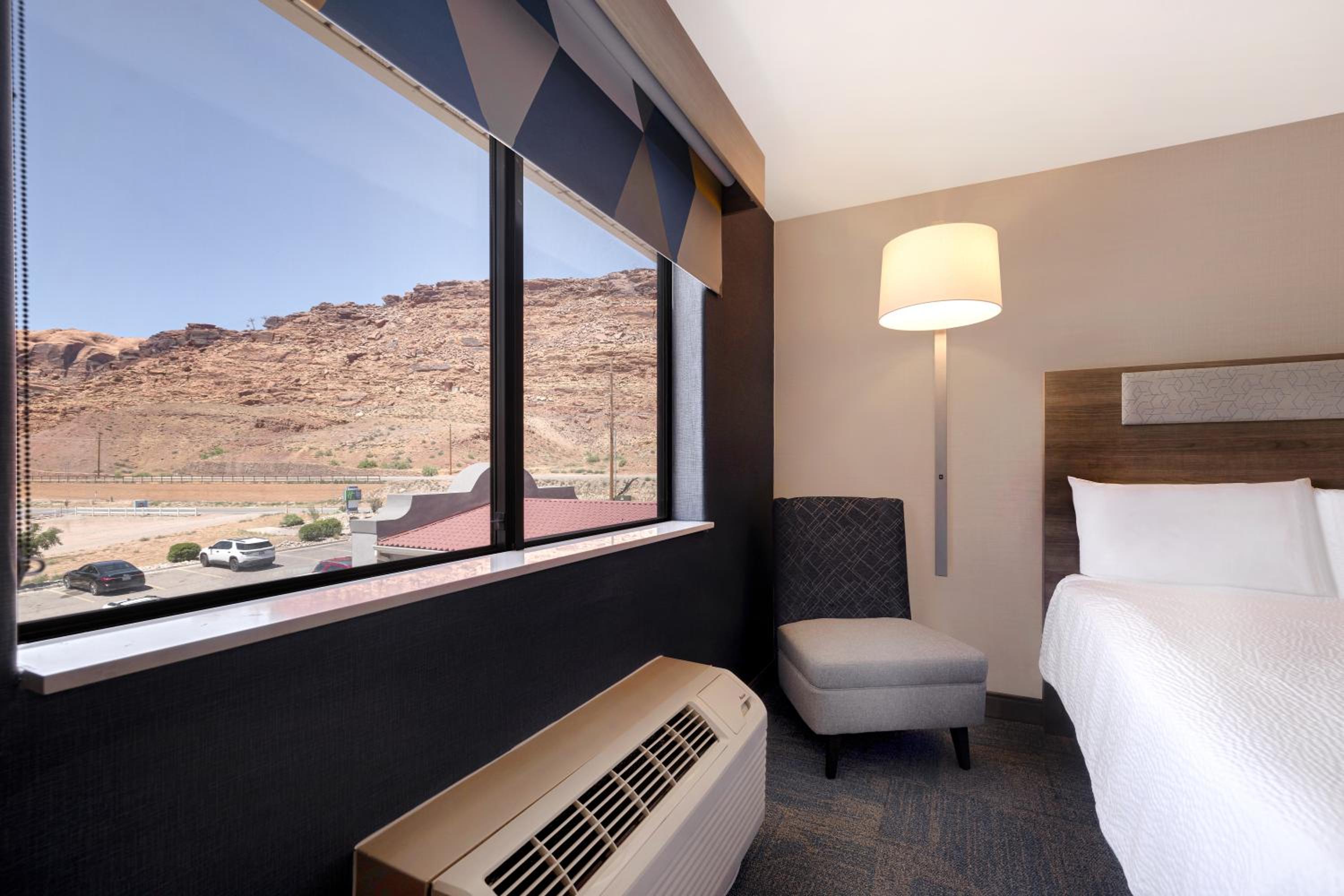 holiday inn express and suites moab by ihg