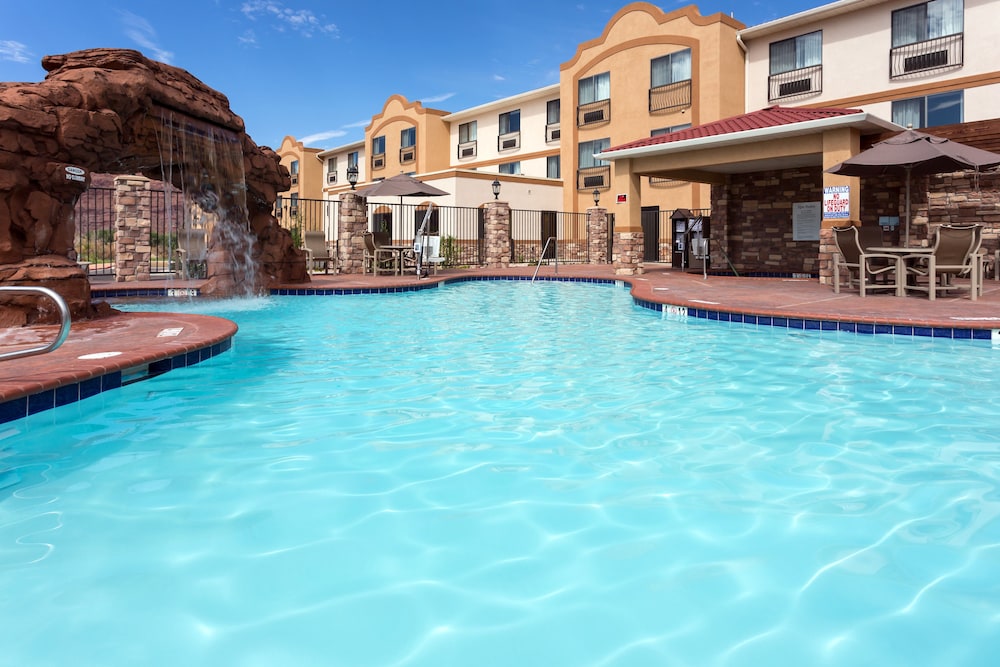 holiday inn express and suites moab by ihg