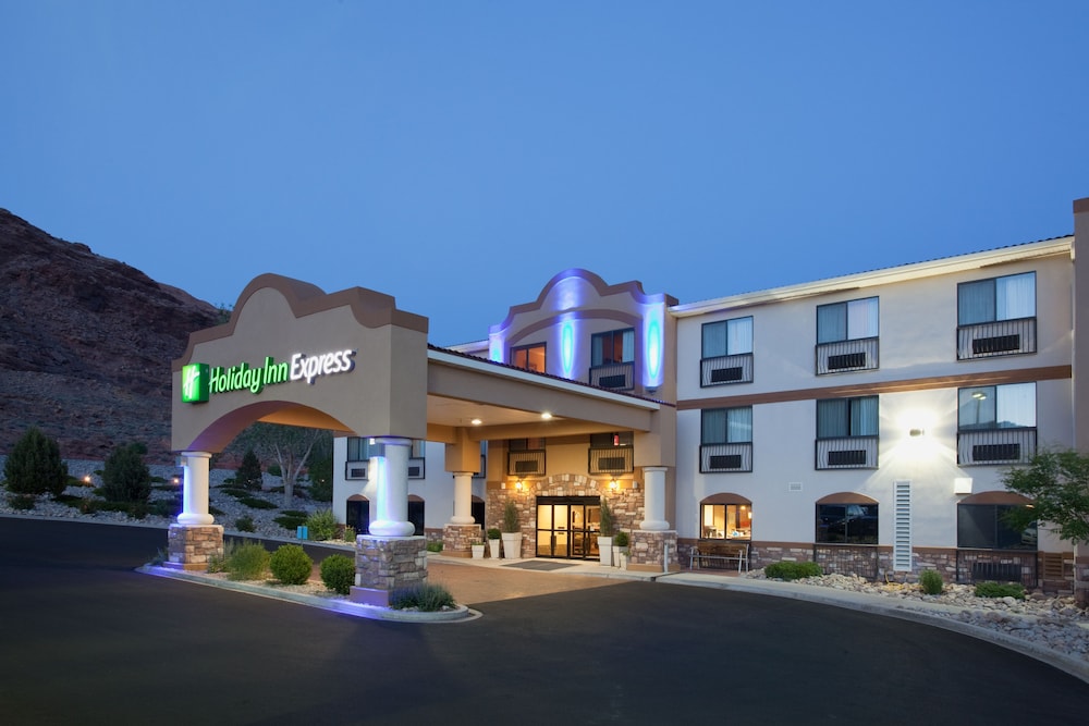 holiday inn express and suites moab by ihg