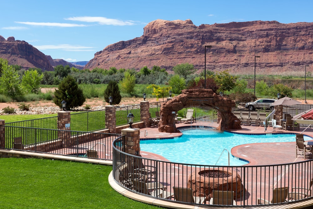holiday inn express and suites moab by ihg