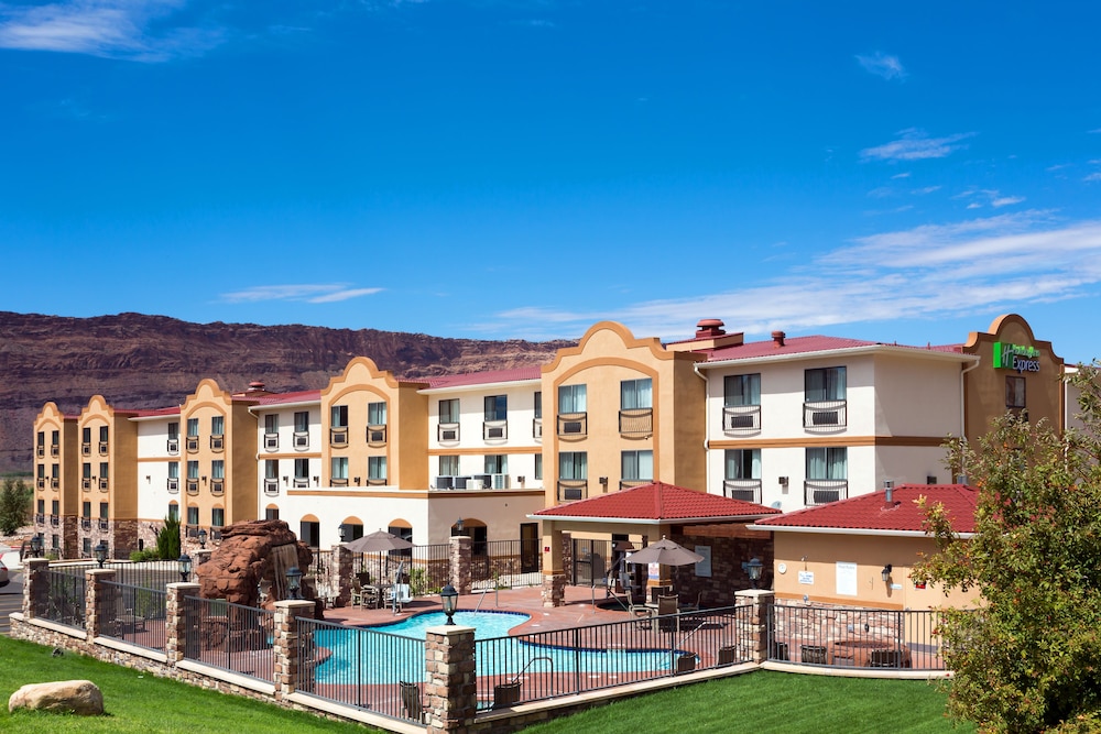 holiday inn express and suites moab by ihg