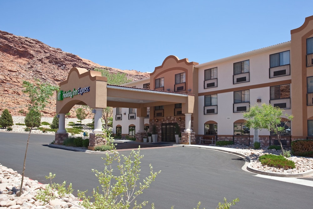 holiday inn express and suites moab by ihg