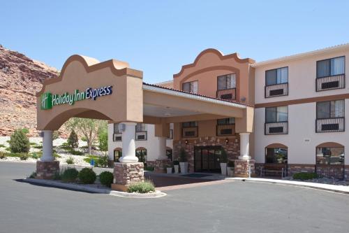 holiday inn express and suites moab by ihg