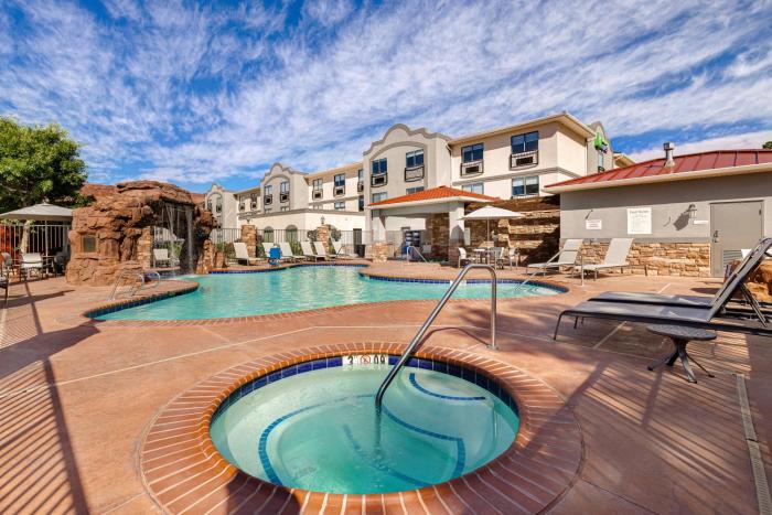 holiday inn express and suites moab by ihg