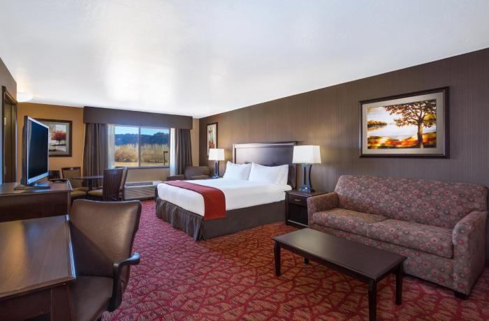 holiday inn express and suites moab by ihg