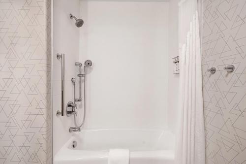 holiday inn express and suites moab by ihg