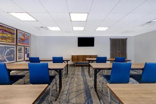 holiday inn express and suites moab by ihg