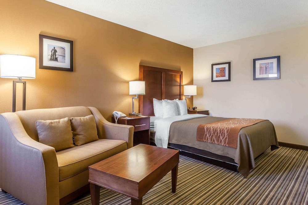 comfort inn hall of fame