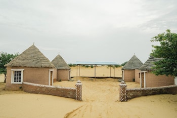 bhati desert camp raisar bikaner