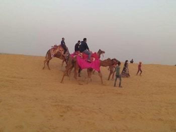 bhati desert camp raisar bikaner