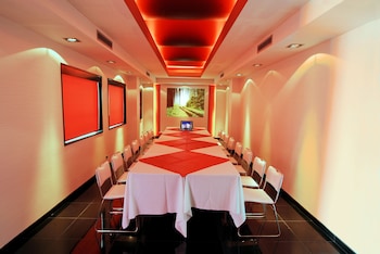 Hotel Real Del Río,Tijuana>>San Diego,4 star