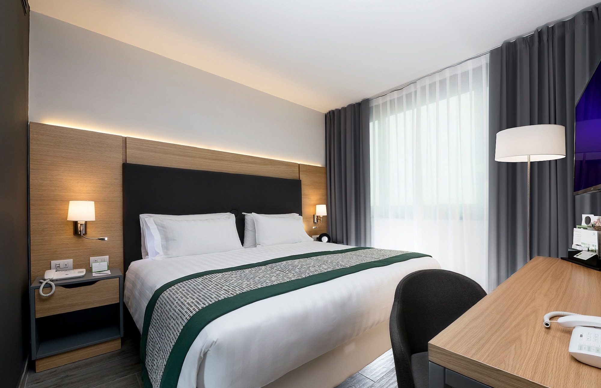 holiday inn naples by ihg