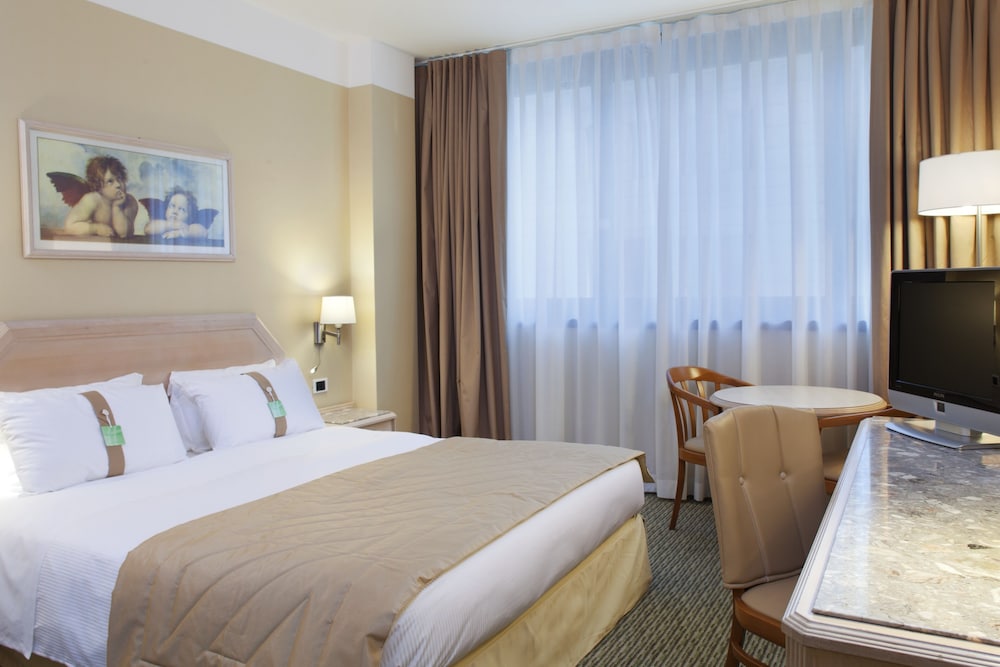 holiday inn naples by ihg