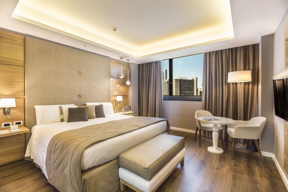holiday inn naples by ihg