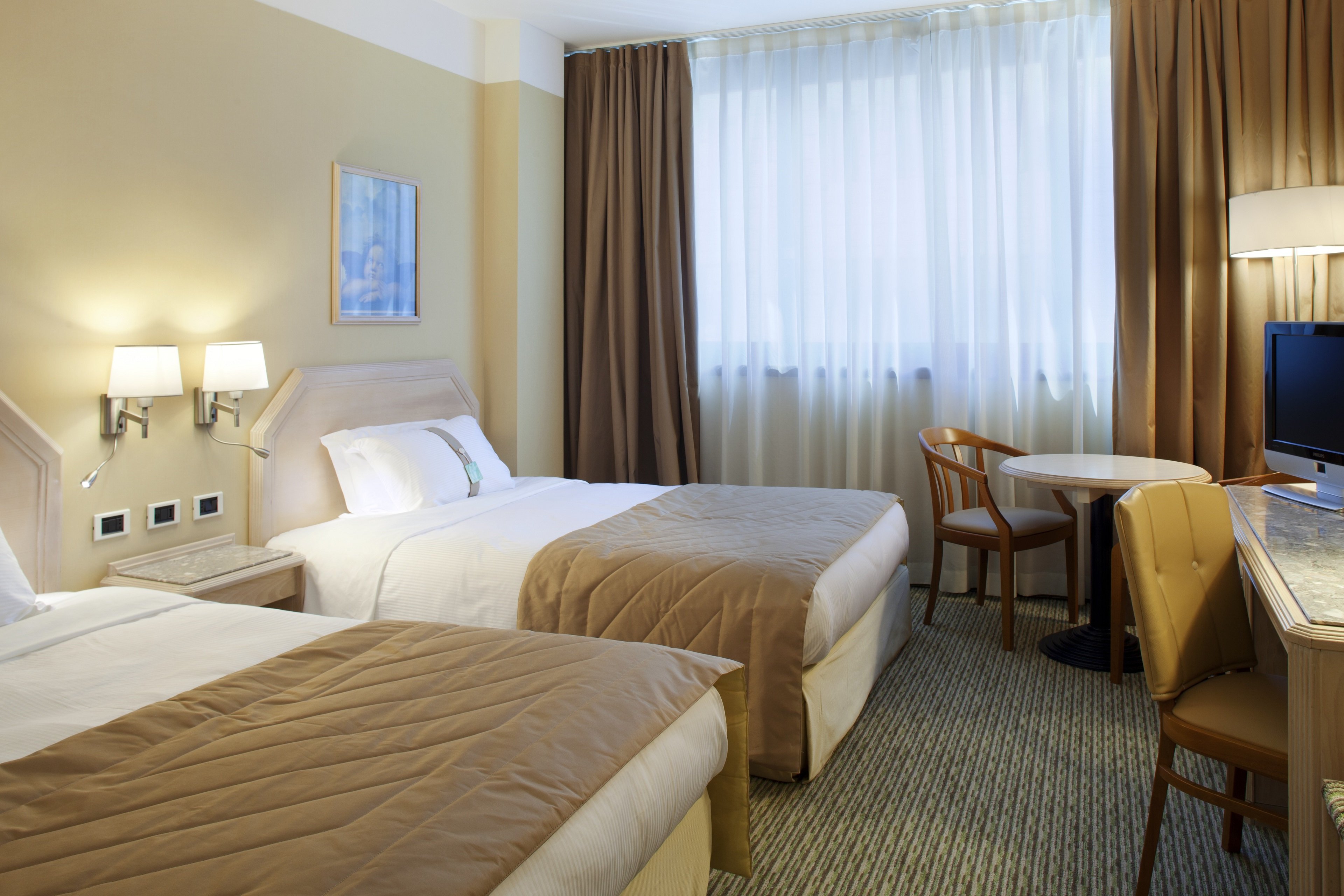 holiday inn naples by ihg