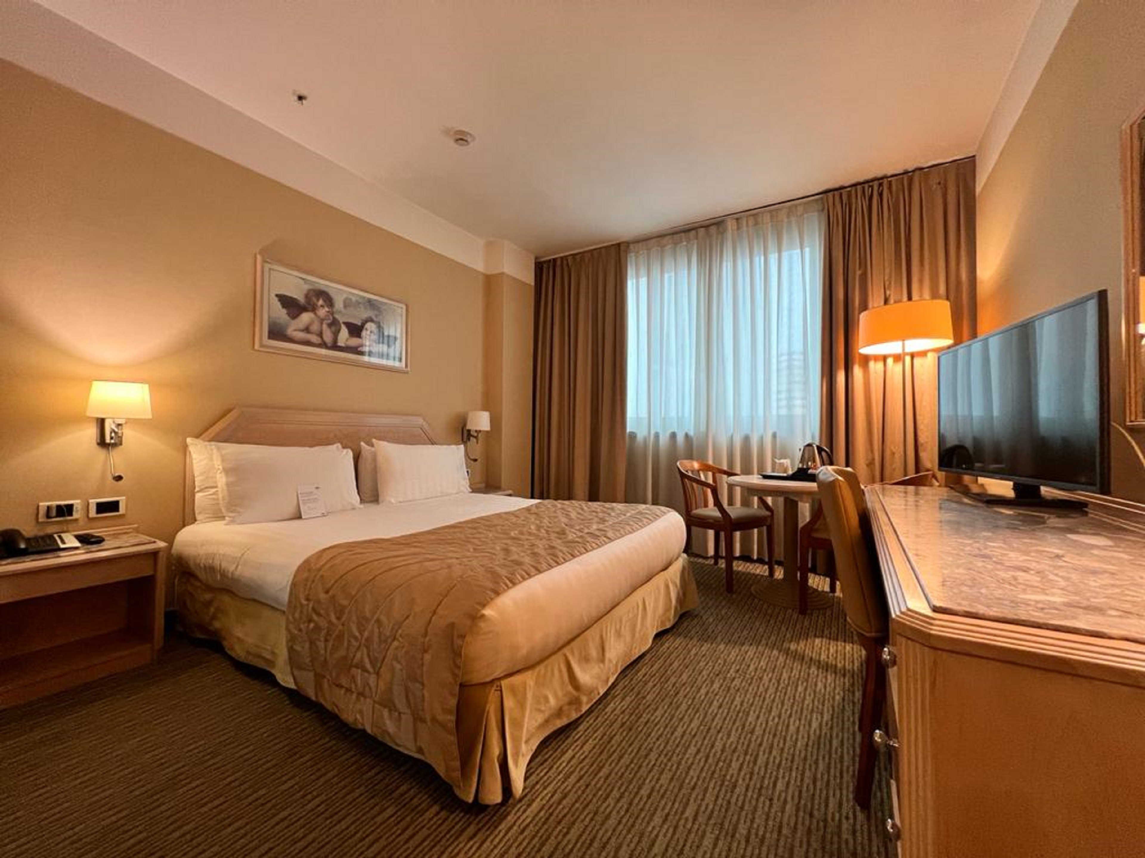 holiday inn naples by ihg